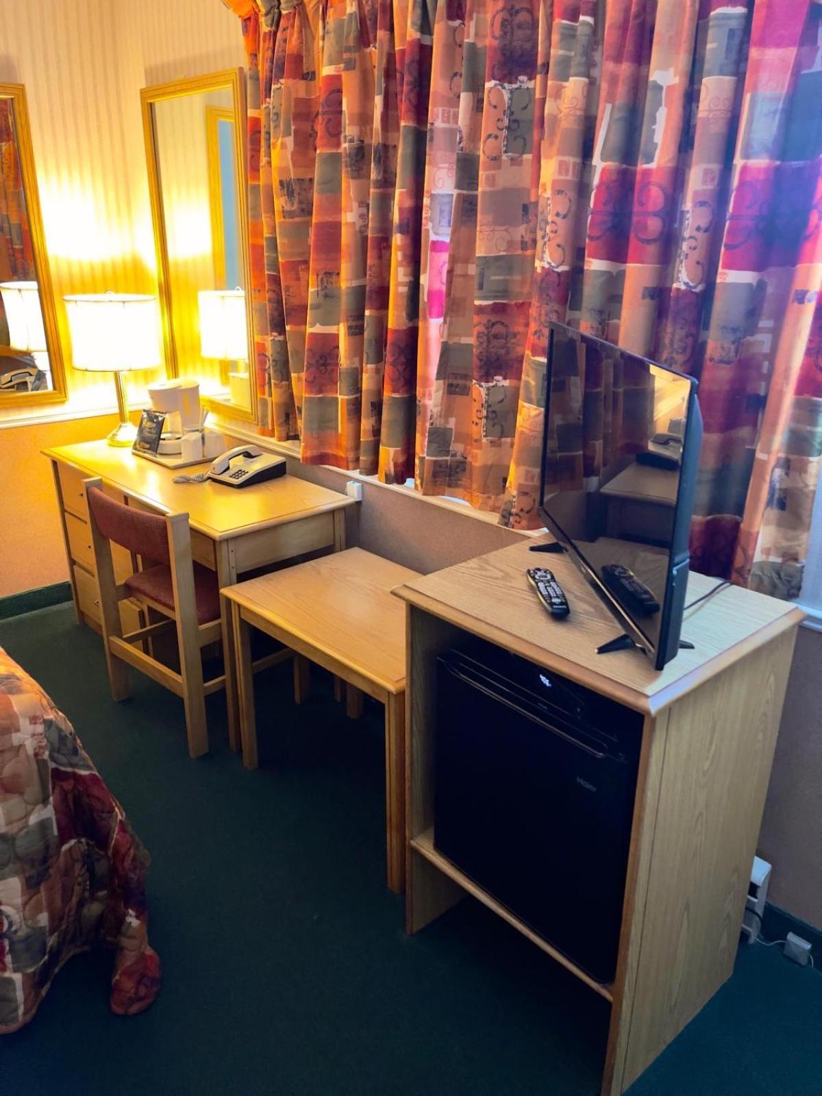 Adams Motel Су-Сент-Марі Екстер'єр фото
