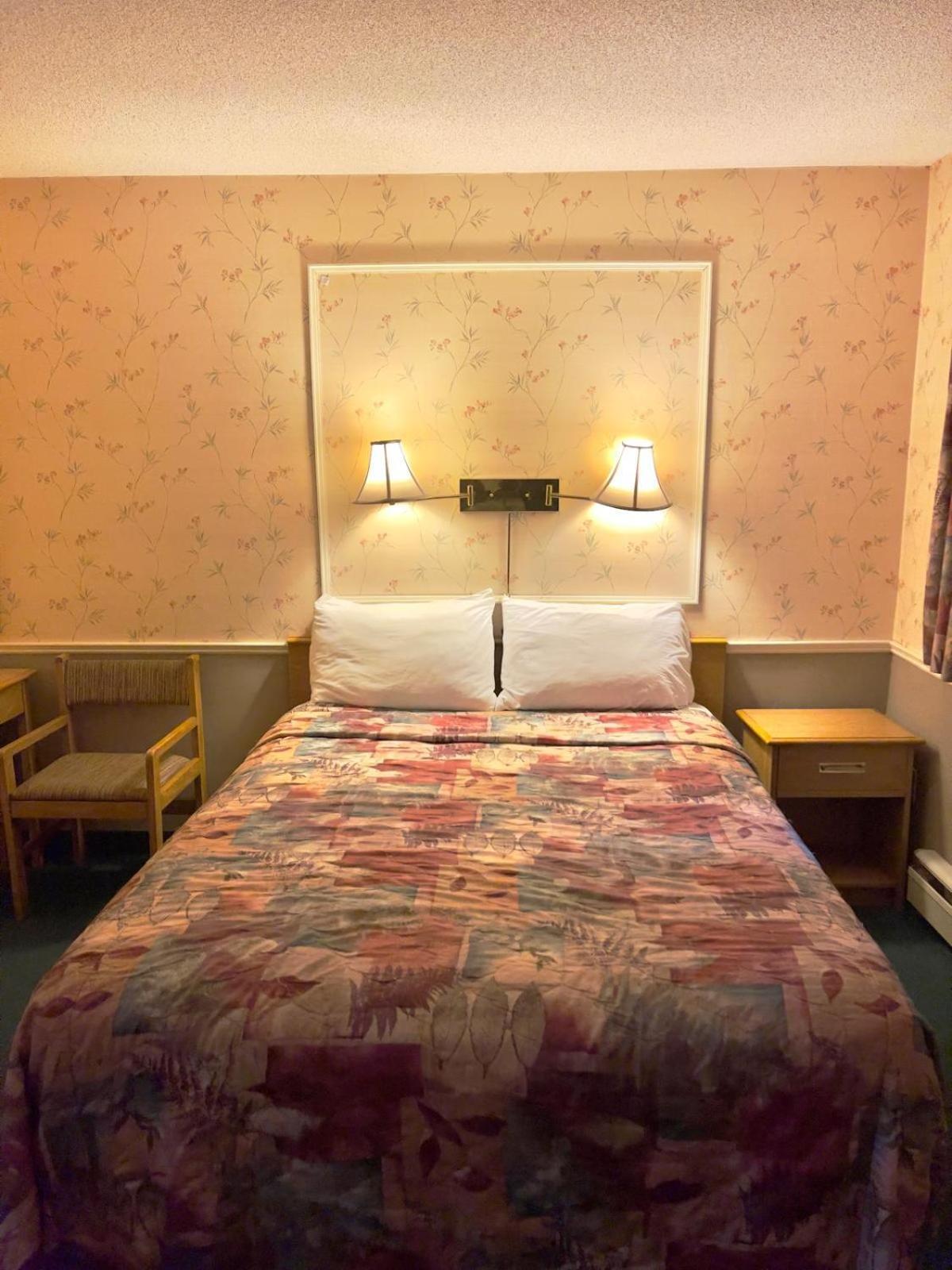 Adams Motel Су-Сент-Марі Екстер'єр фото