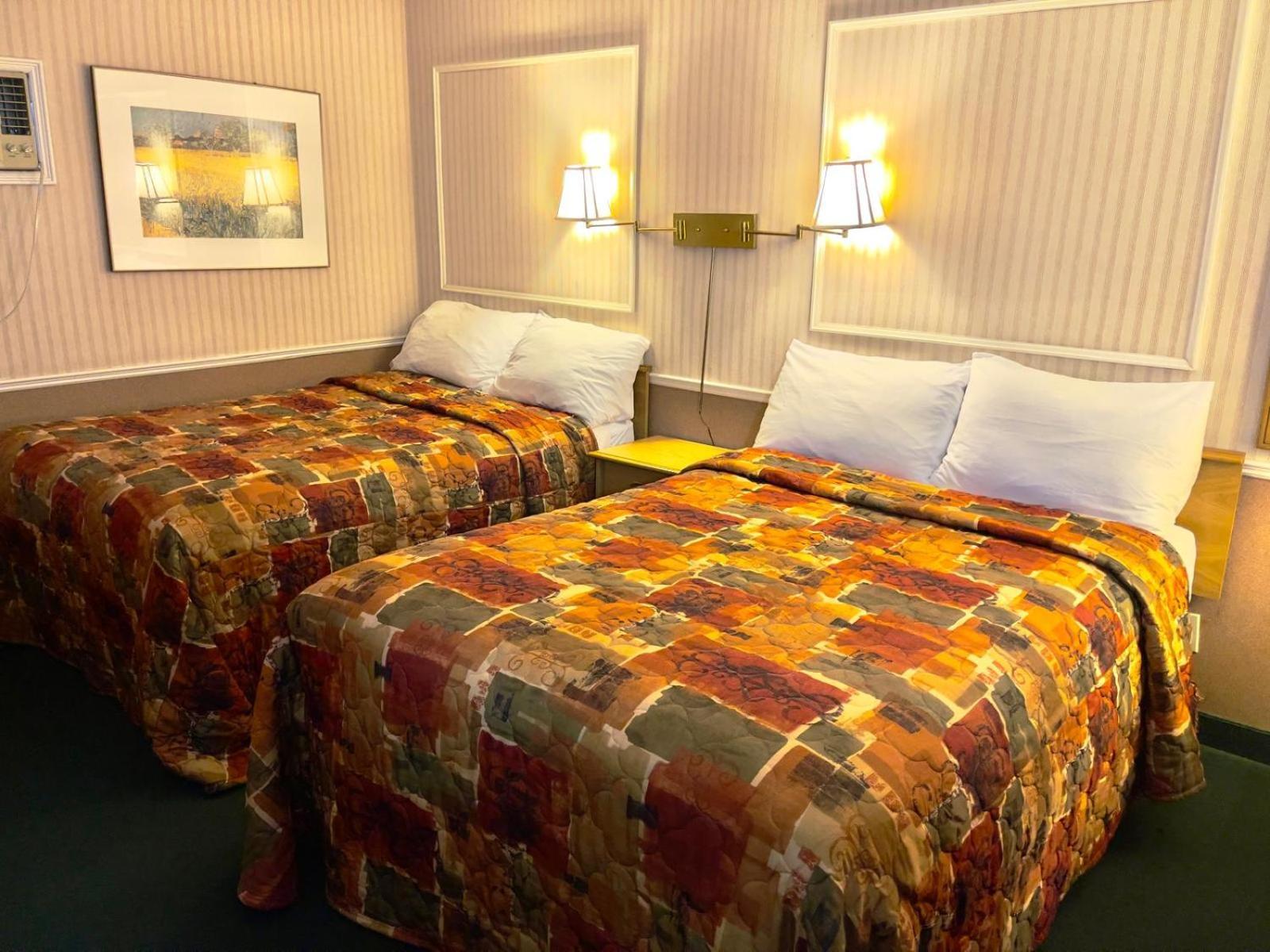 Adams Motel Су-Сент-Марі Екстер'єр фото