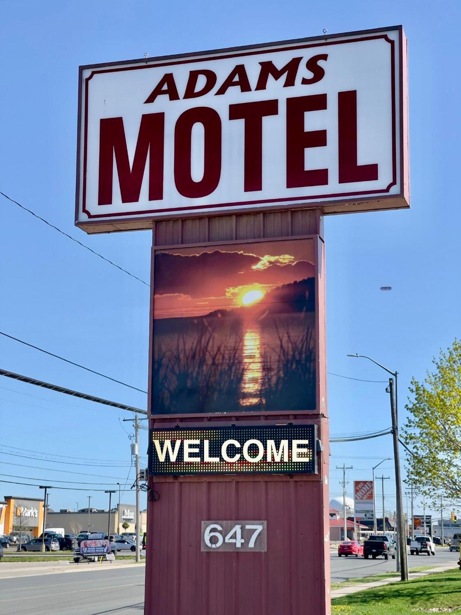 Adams Motel Су-Сент-Марі Екстер'єр фото