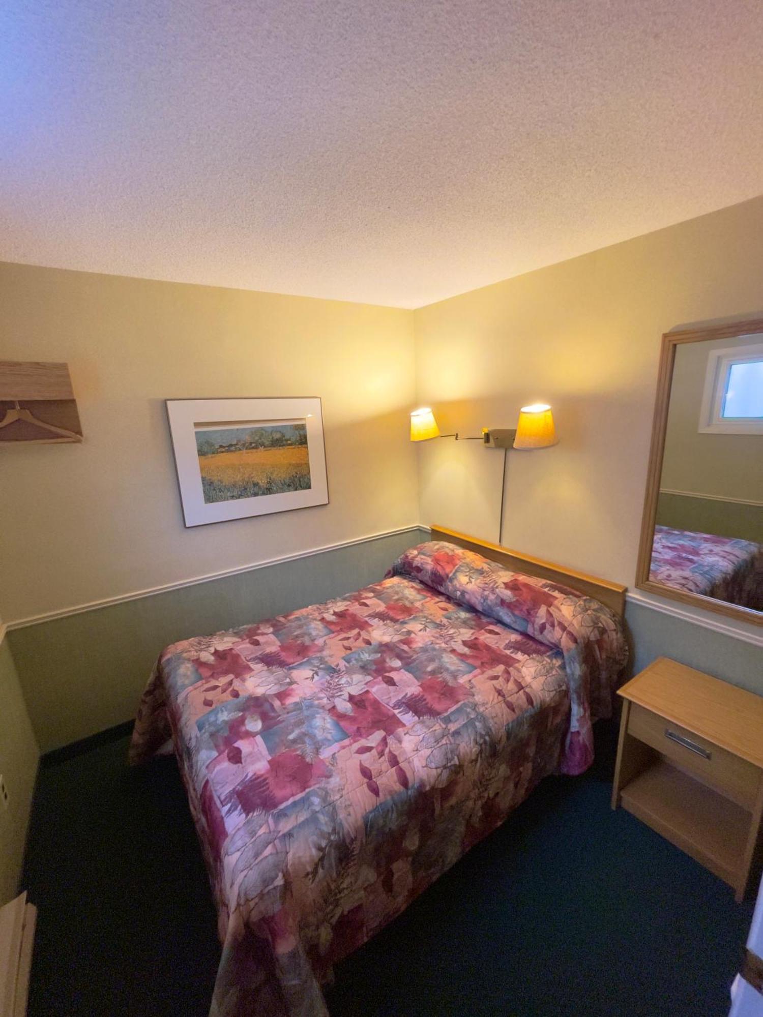 Adams Motel Су-Сент-Марі Екстер'єр фото
